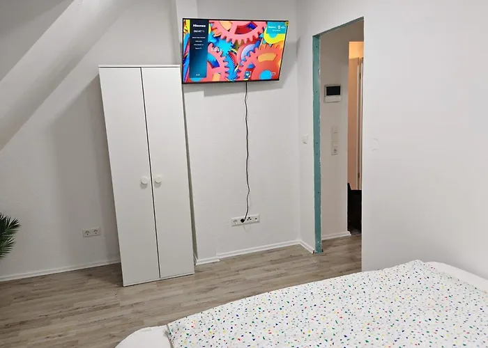 Yann Wohlfuehl & Schoenes Apartament *