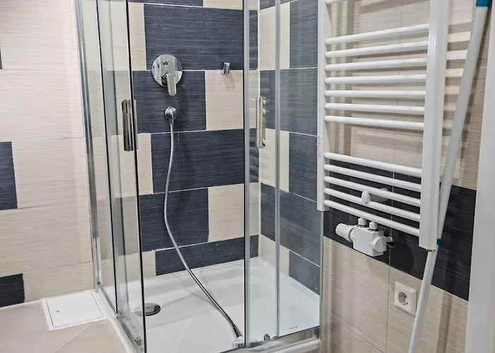 Yann Wohlfuehl & Schoenes Apartament *